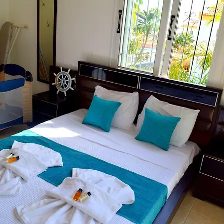 Thaliana Palm Retreat Villa *